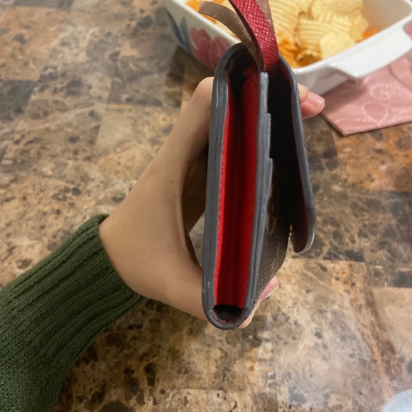 Louis Vuitton Wallet (used) not damaged - Picture 2 of 10